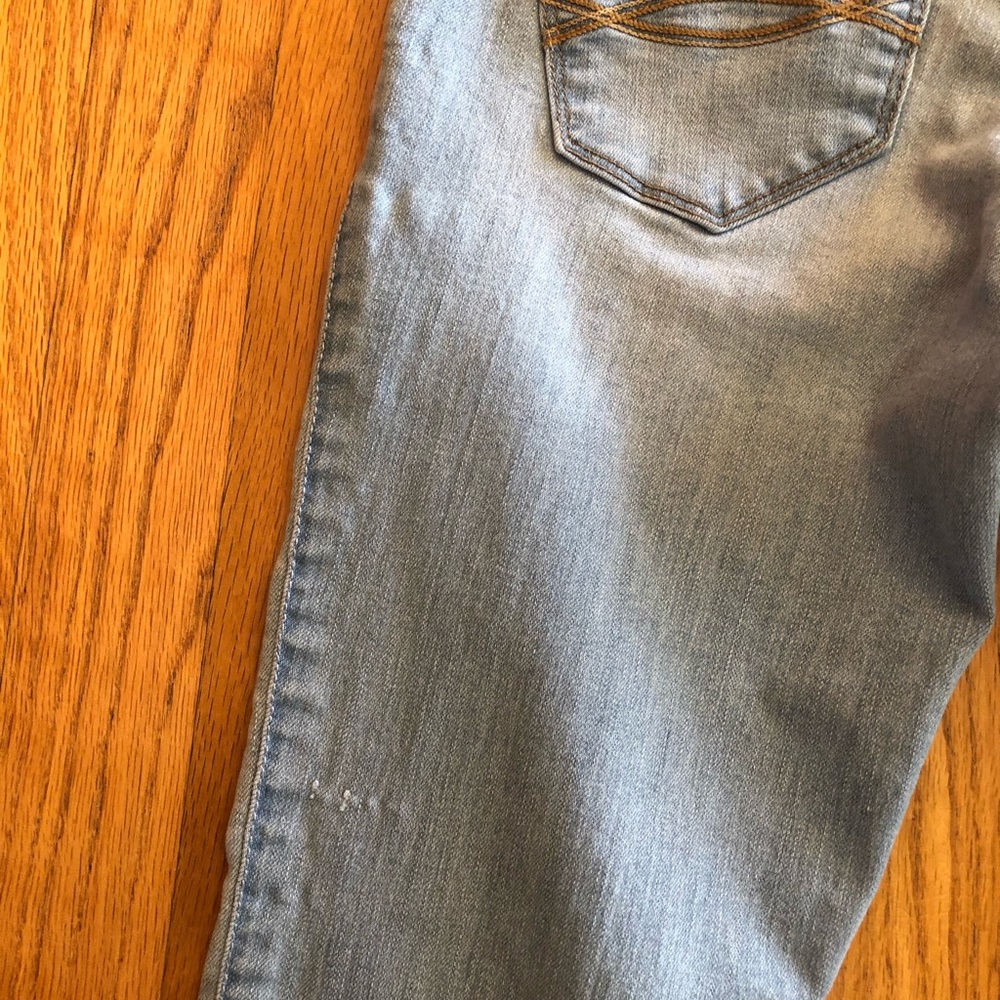 Girls Abercrombie Jeans - Picture 4 of 4